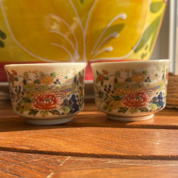 Satsuma 1979 Porcelain Sake Set - Picture 2 of 5